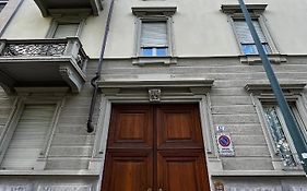 Elegante E Accogliente Appartamento A Torino